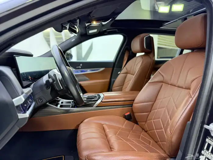 بي ام دبيلو 735i 2023 2