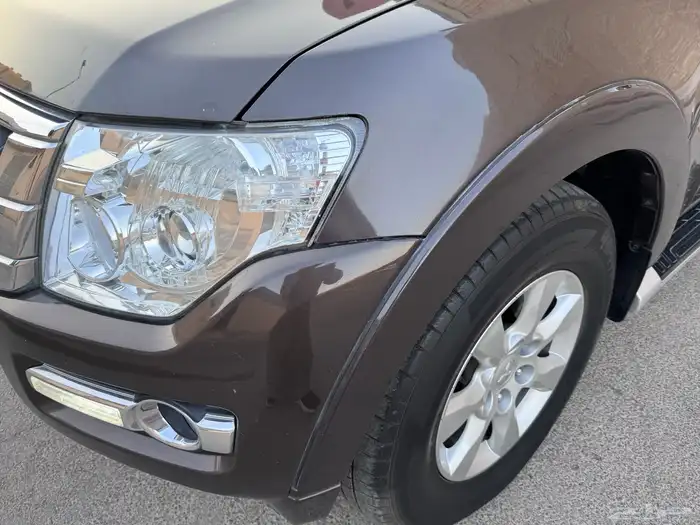 مستبيشي باجيرو GLS بني 2020 9