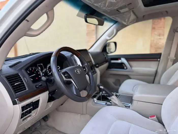 لاند كروزر 2018 VXR 8