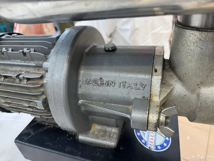 مفرمة لحم.ايطاليةللبيع لعدم الحاجة لها استخدام حشمة شهرين 3