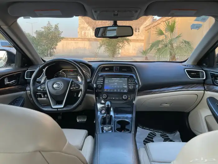 نيسان مكسيما 16