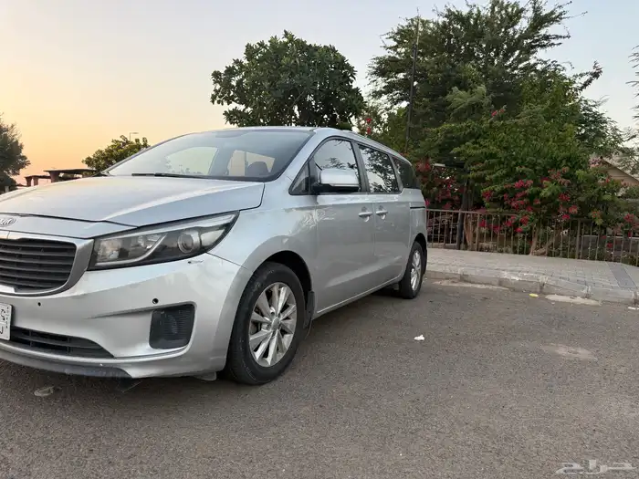 كيا كرنفال عائلي للبيع 3