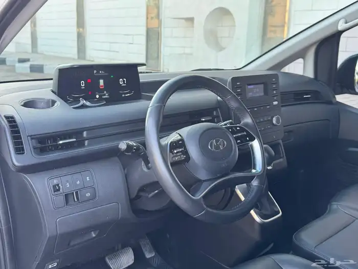 هيونداي ستاريا 2022 9