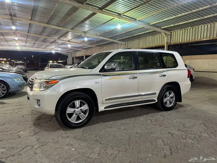 جيب لاندكروزر VXR 2013 موصفات الفل 2