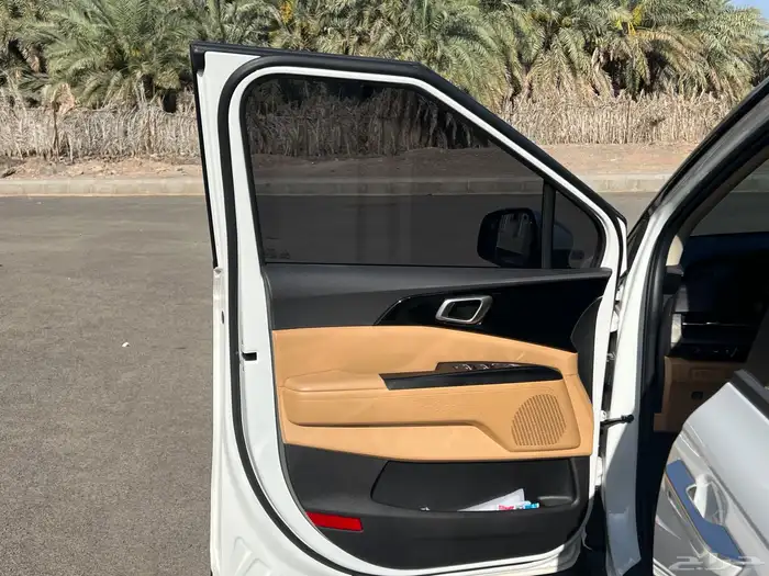 كيا كرنفال ديزي موديل 2023 بطاقة جمركية 8