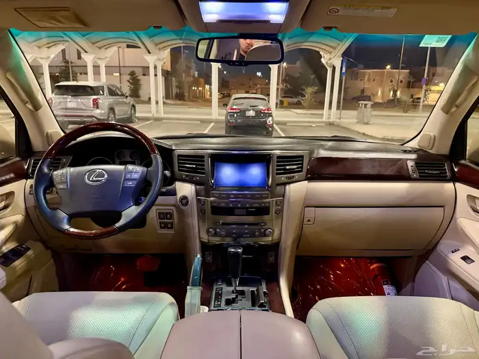 جيب لكزس LX570 فل كامل DD موديل 2010 نضيف 15