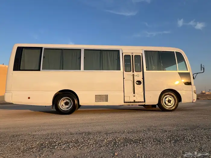 باص 30 راكب نيسان 2008 مخزن 18