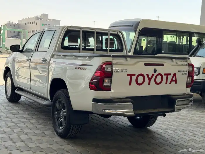 هايلوكس 2025 بريمي GLX S بنزين بصمه كاش واقساط 4