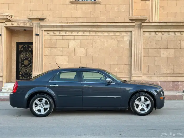 كرايزلر C300 2008 فل كامل نظيف للبيع 5
