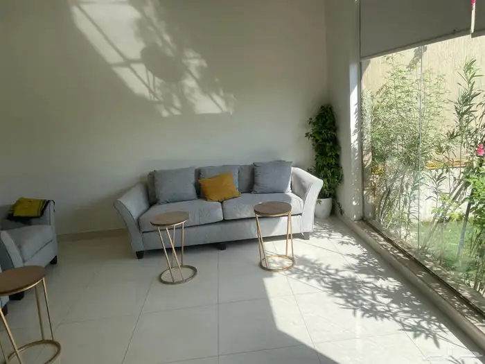 اثاث مستعمل شاليهات استراحات مكيفات ثلاجات شاشات كنب 10