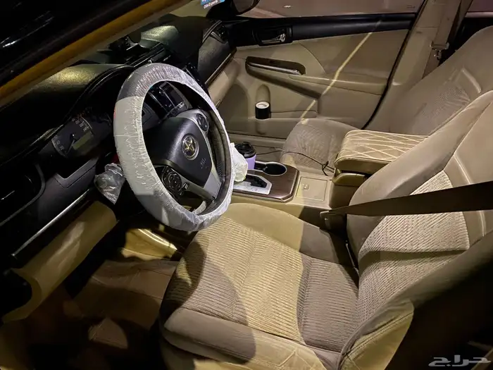 للبيع كامري 2013 فل كامل GLx لون اسود 6