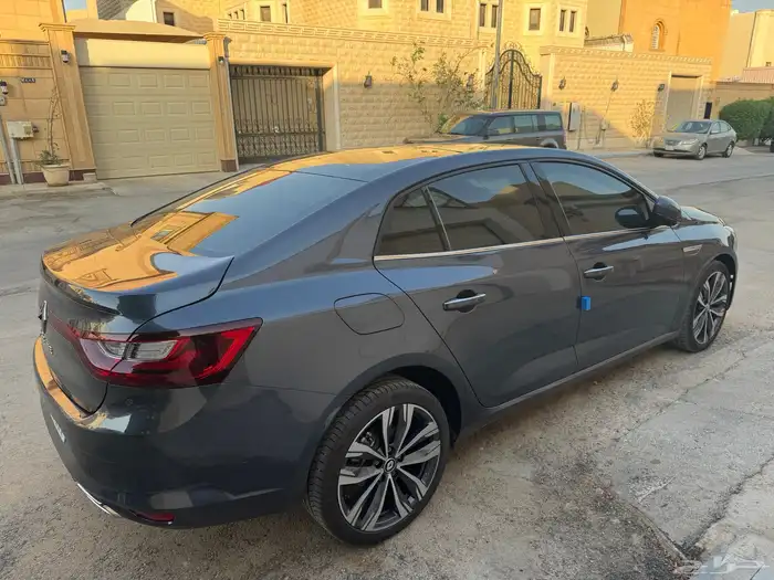 رينو ميجان فل كامل 2025 19