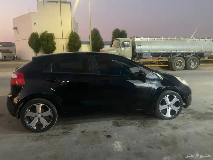 كيا ريو هاتشباك 1