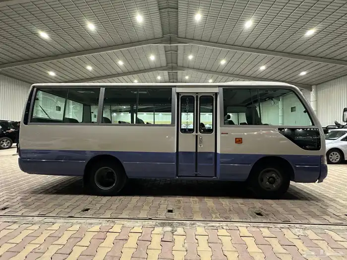 تويوتا باص كوستر موديل 2012 بنزين شبه جديد 3