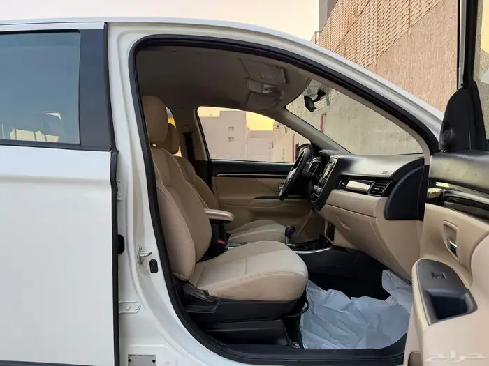 ميتسوبيشي اوتلاندر موديل 2020 38