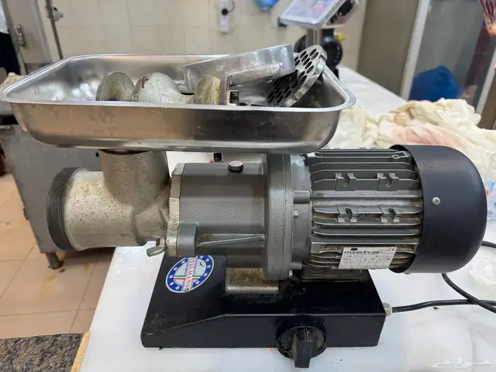 مفرمة لحم.ايطاليةللبيع لعدم الحاجة لها استخدام حشمة شهرين 7