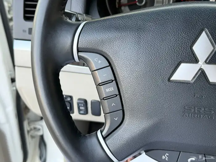 ميتسوبيشي باجيرو قمة النظافه موديل 2020 11