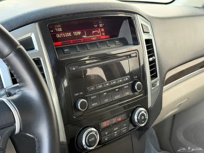 ميتسوبيشي باجيرو قمة النظافه موديل 2020 9