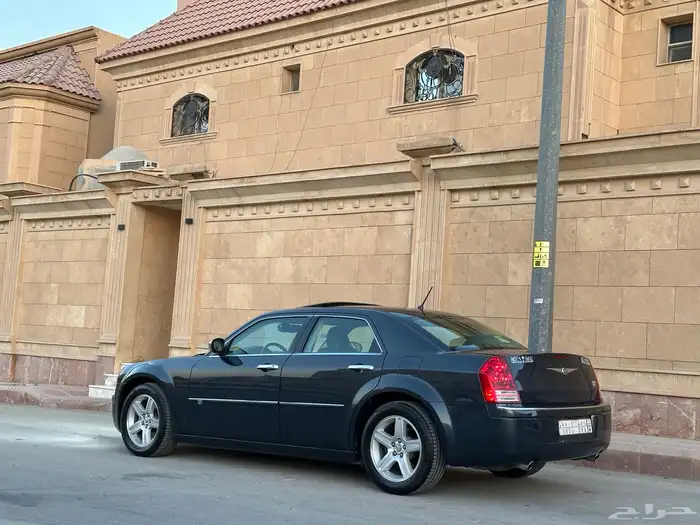 كرايزلر C300 2008 فل كامل نظيف للبيع 2