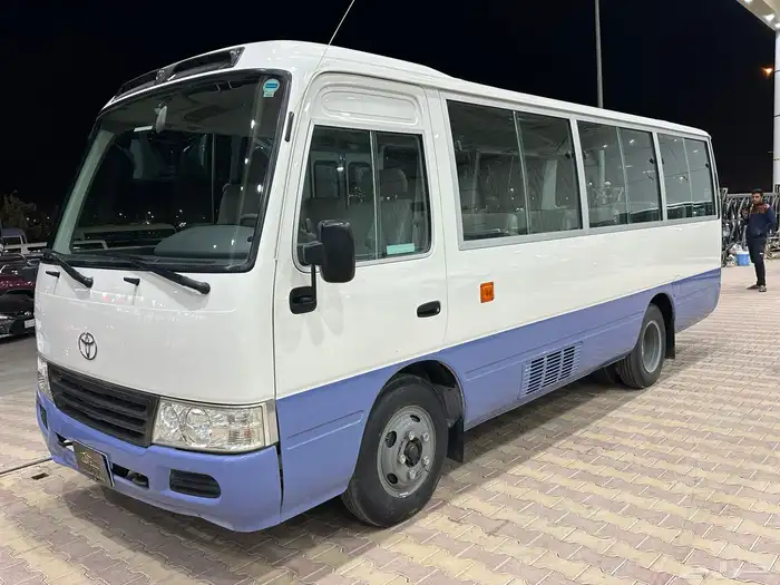 تويوتا باص كوستر موديل 2012 بنزين شبه جديد 1