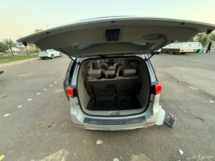 كيا كرنفال عائلي للبيع 10