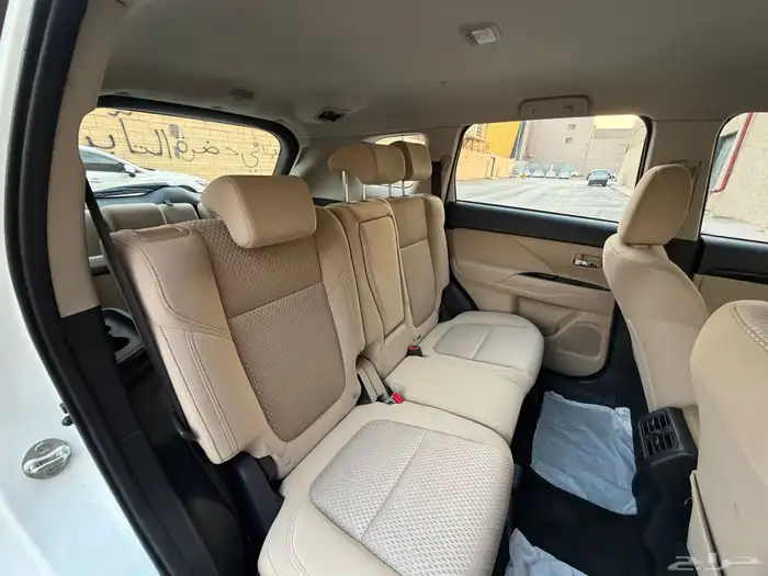 ميتسوبيشي اوتلاندر موديل 2020 36