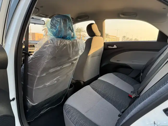 كيا بيجاس ستاندر ابيض 2026 8