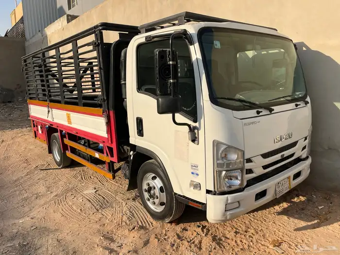 للبيع دينا ايسوزو 2023 صندوق 3