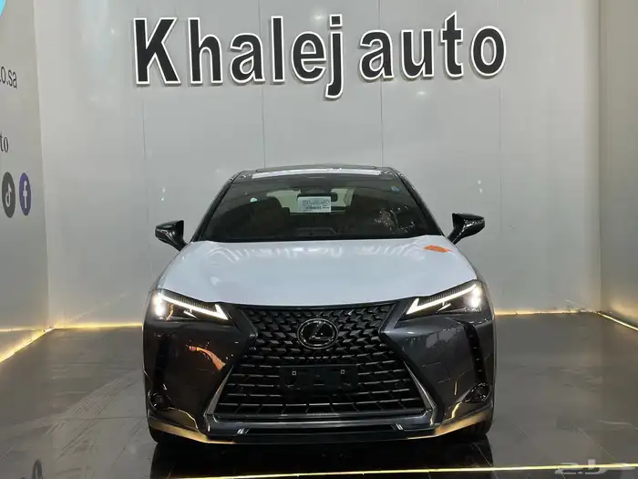 لكزس م UX 2024 1