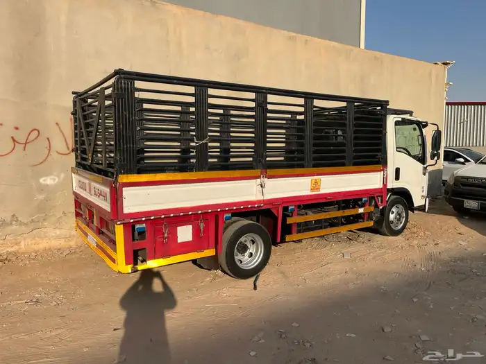 للبيع دينا ايسوزو 2023 صندوق 4