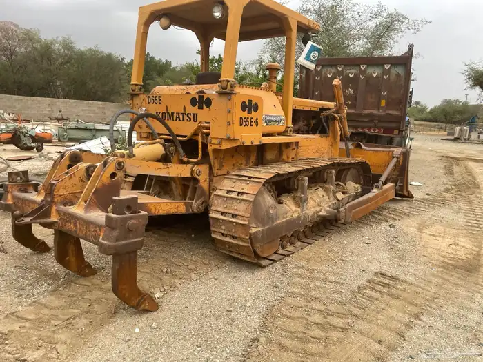 بلدوزر كوماتسو 65-6 2