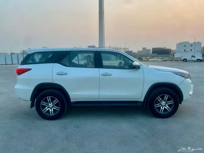 تويوتا فورتشنر 8