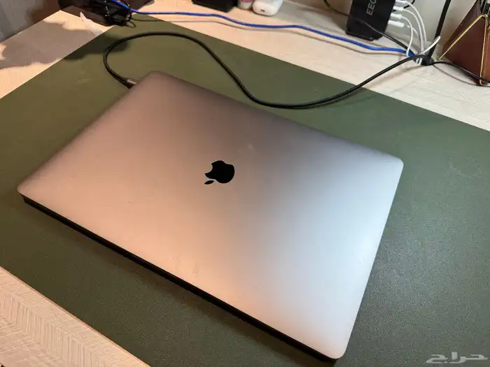 MacBook Pro 2019   16 in   i7   16GB   512GB SSD 1