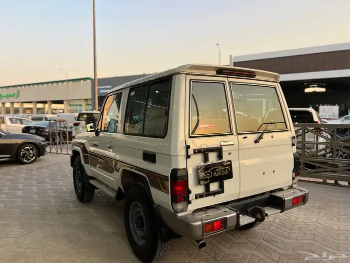 تويوتا ربع 2021 بنزين خليجي ماشي 41 الف فل كامل 5