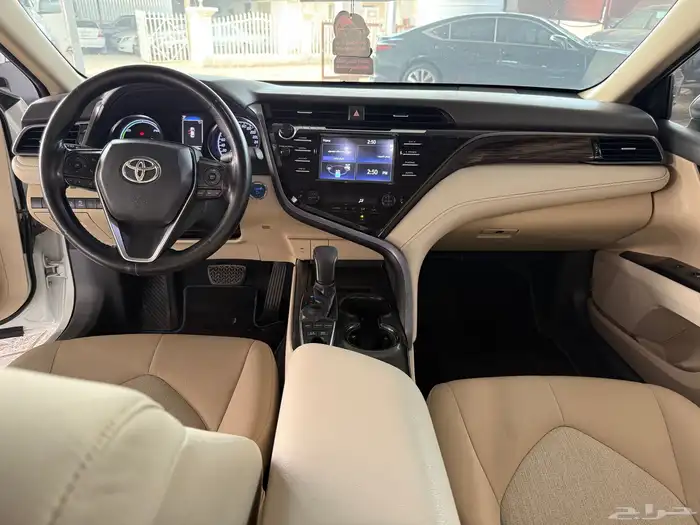 تويوتا كامري GLE هايبرد موديل 2019 25