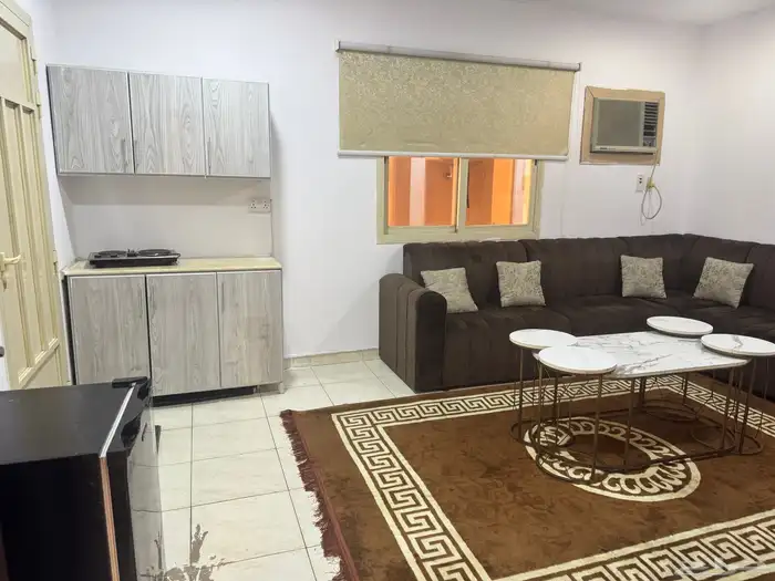 شقه غرفه وصاله وبوفيه مفروشه حي القادسيه الدمام 0