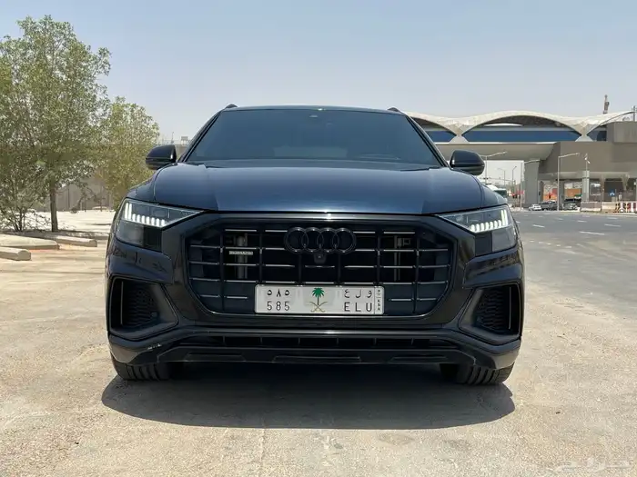 للبيع أودي Q8 S-Line بلاك أديشن نظيف جدا 6