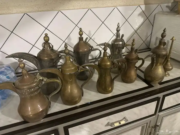 دلال قديمه 0