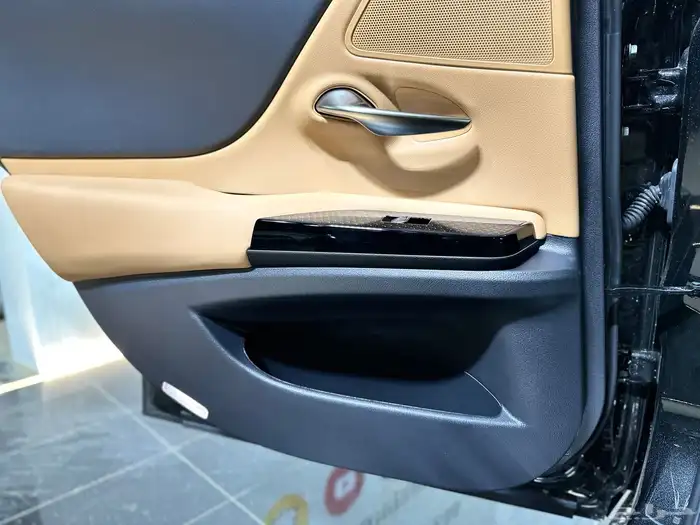 لكزس ES 250 AA موديل 2025 13