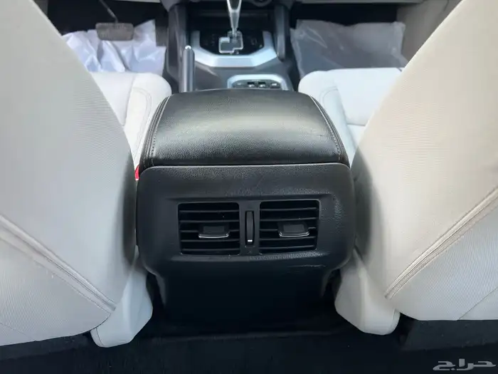 اكستيرا 2021 تيتانيوم نظيف جدا لدى قمة الاطلال 32