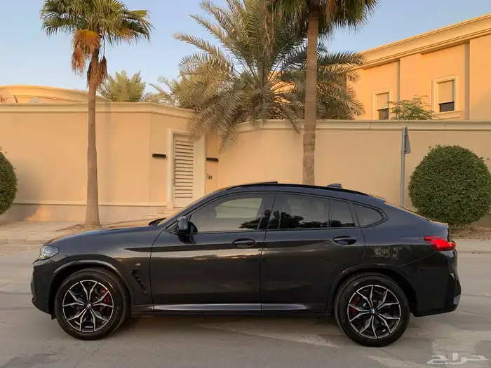 BMW X4 2022 بحالة الوكالة 4