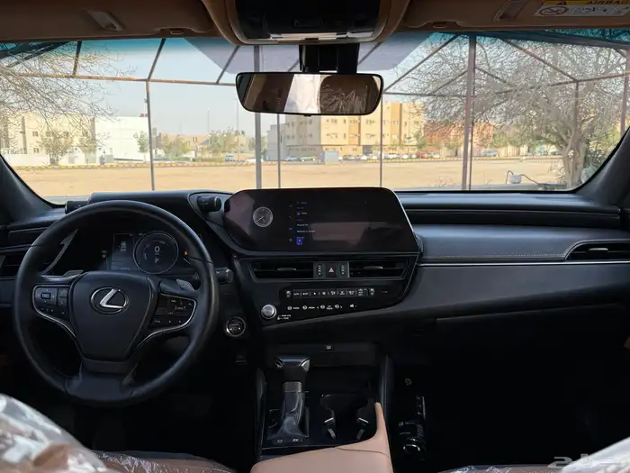 لكزس ES300h 2023 ممشى (58)الف 9