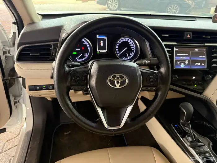 تويوتا كامري GLE هايبرد موديل 2019 23