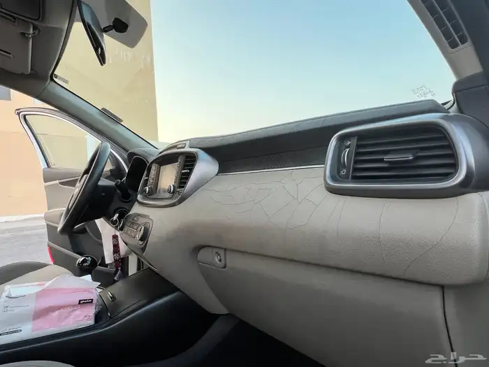 للبيع كيا سورنتو موديل 2016 18