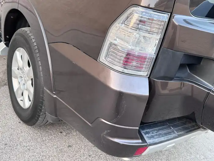 مستبيشي باجيرو GLS بني 2020 15