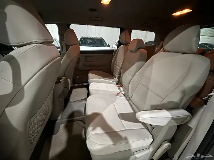 كيا كرنفال 2016 عائليه ثلاث صفوف 10