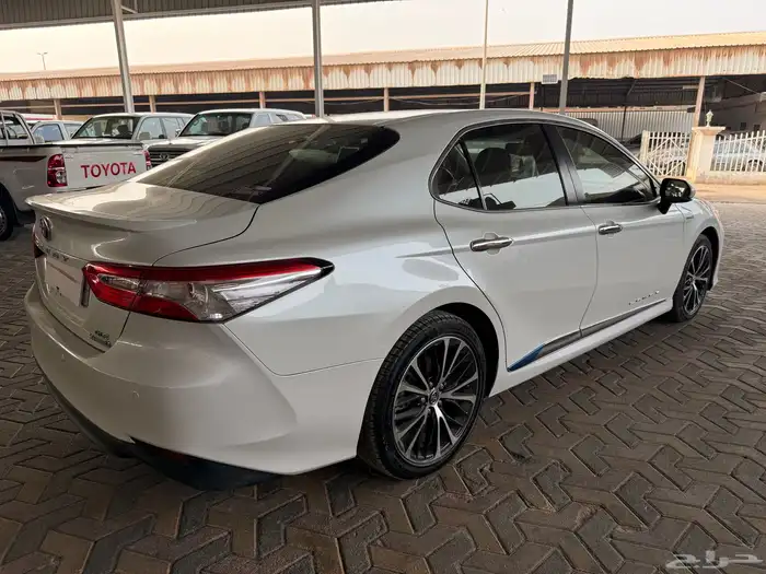 تويوتا كامري GLE هايبرد موديل 2019 13