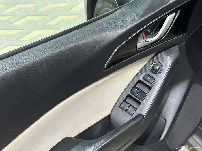 مازدا 3 فتحه سقف 2015 3