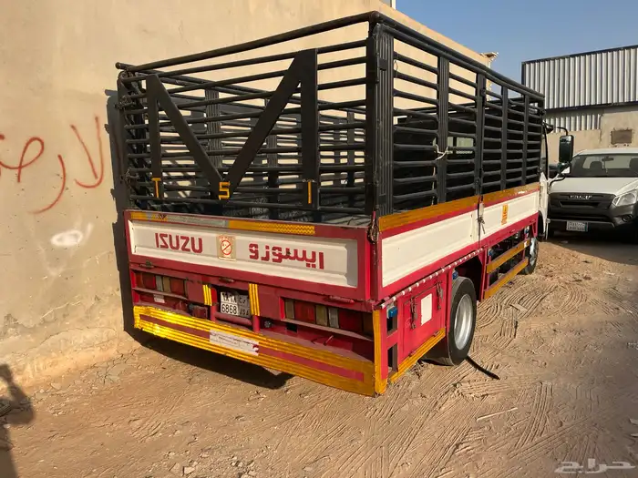 للبيع دينا ايسوزو 2023 صندوق 5