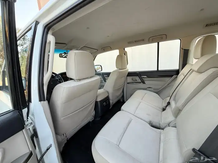 ميتسوبيشي باجيرو قمة النظافه موديل 2020 22